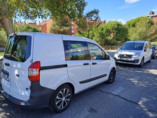Ford Transit Courier 2016
