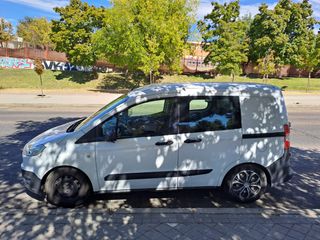Ford Transit Courier 2016