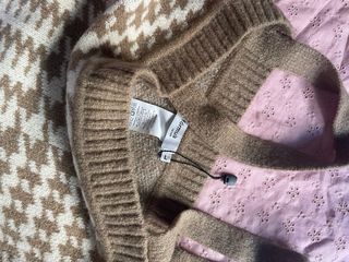 Top de punto con estampado pata de gallo