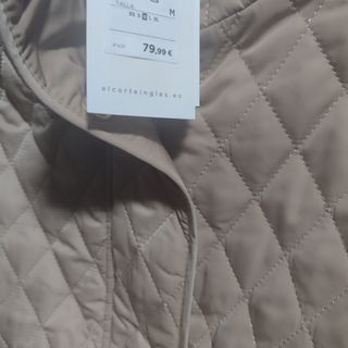 Chaqueta acolchada beige nueva con etiqueta