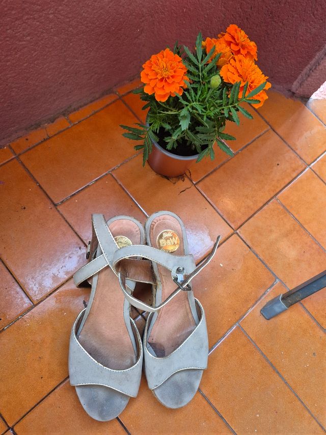 Sandalias cuña Break & Walk beige/doradas