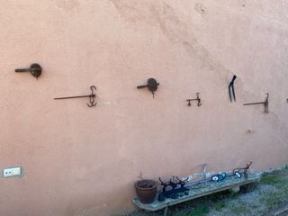 3 básculas romanas,5 básculas de pastor y 1valanza