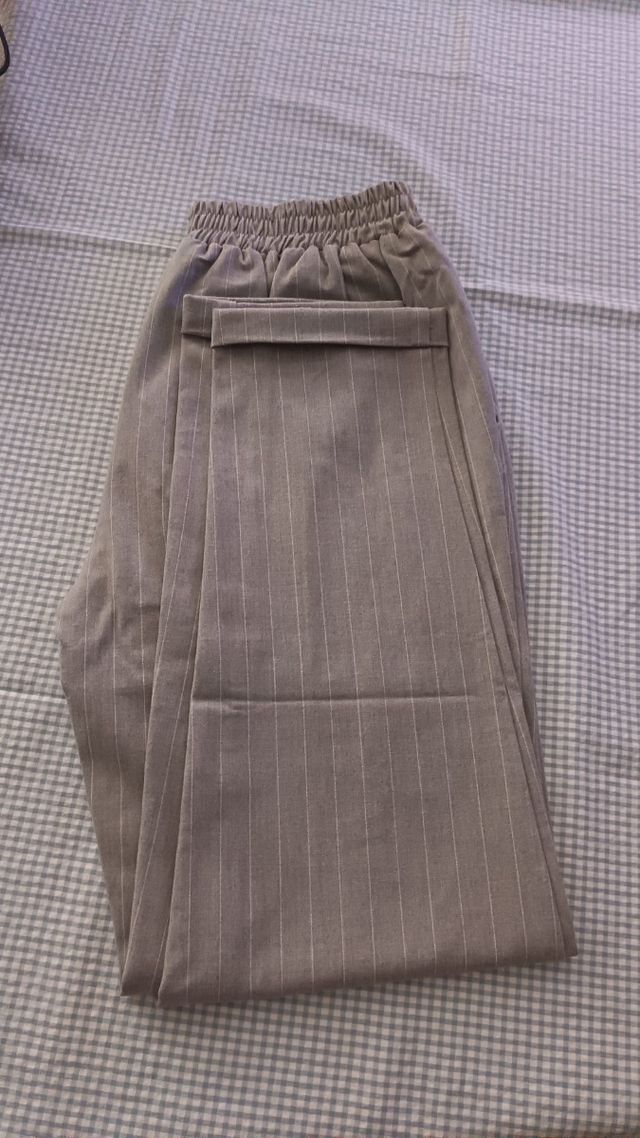 Pantalón gris rayas S