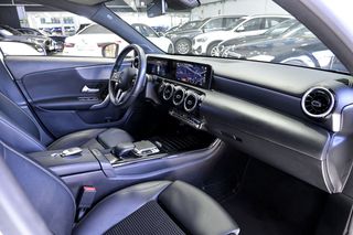 Mercedes Clase A MERCEDES-BENZ  A 180 d