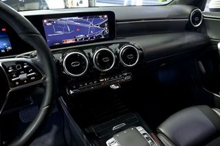 Mercedes Clase A MERCEDES-BENZ  A 180 d