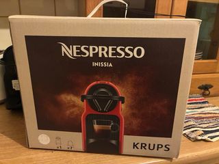 Cafetera Nespresso Inissia Krups blanca 