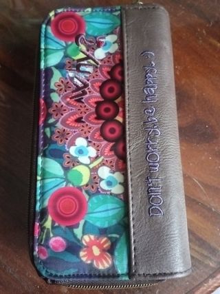 Cartera Desigual floral bordada