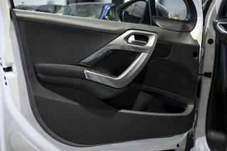 Peugeot 2008   Style 1.6 BlueHDi 73KW 100CV 