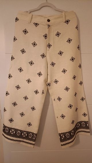 Pantalón Zara estampado  