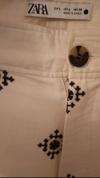Pantalón Zara estampado  