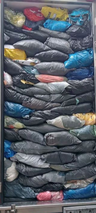 Lote Ropa y Zapatos Usados y Nuevos