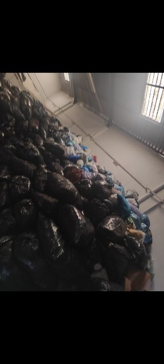 Lote Ropa y Zapatos Usados y Nuevos
