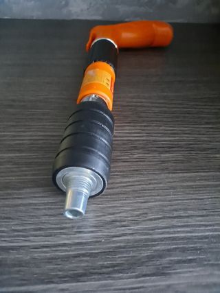 Pistola mecánica para clavos hormigón y metal 