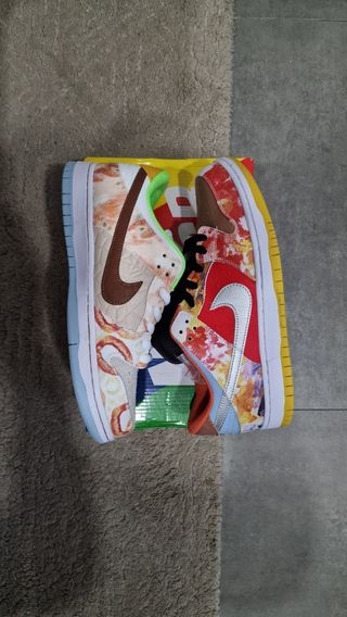Nike SB Dunk Low Street Hawker