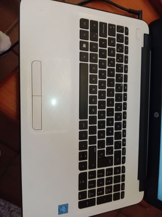 Portátil HP Blanco y Negro