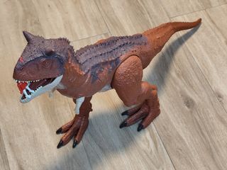 Carnotaurus Jurassic World Supercolosal