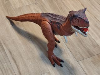 Carnotaurus Jurassic World Supercolosal