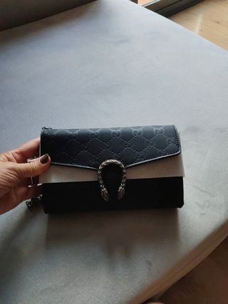 Bolso Negro  con Cadena
