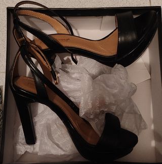 3 pares de zapatos de tacón plataforma número 37