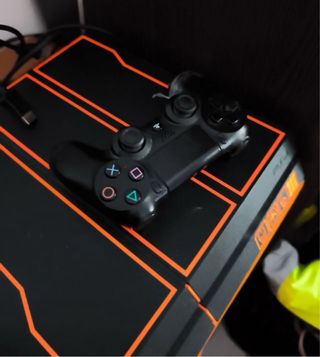 PS4 1TB Edición limitada.
