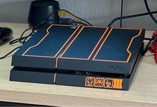 PS4 1TB Edición limitada.
