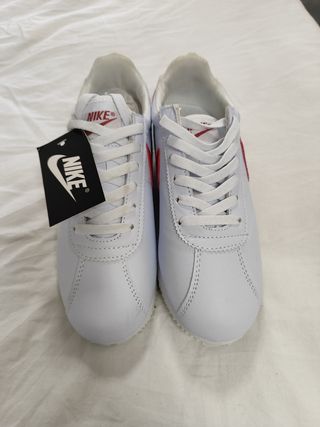Zapatillas Nike Cortez Blancas y Rojas