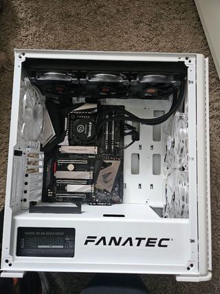 PC Gaming i9 9900k 16GB DDR4 fuente modular 800W