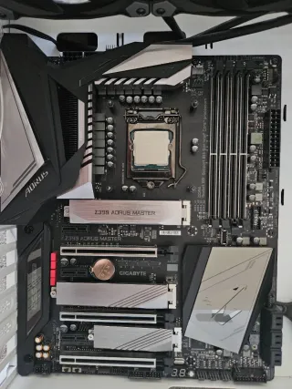 PC Gaming i9 9900k 16GB DDR4 fuente modular 800W