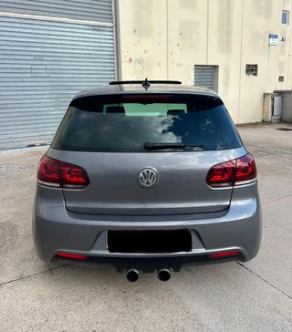 Volkswagen Golf R 2011