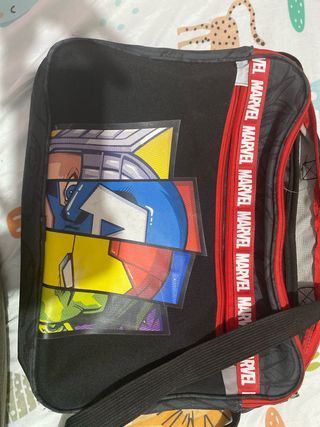 Bandolera Marvel Negra y Roja