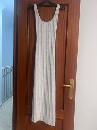 Vestido largo gris de canalé
