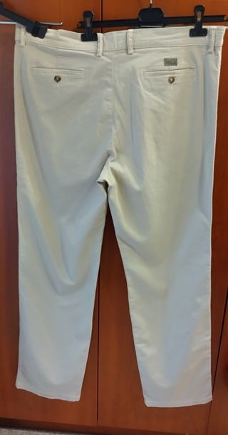 Pantalón largo beige hombre