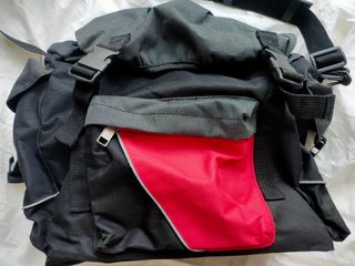 Borsa da bicicletta nera e rossa