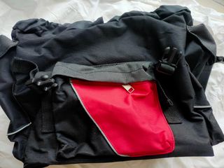 Borsa da bicicletta nera e rossa