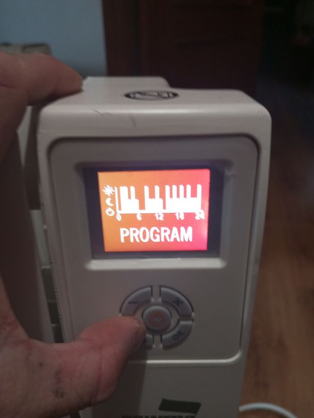 Radiador Cointra blanco con ruedas