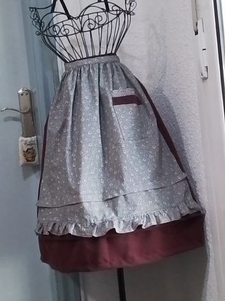 Traje Regional Niña Gris y Burdeos  7 años