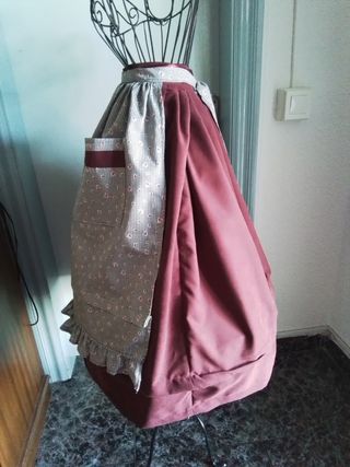 Traje Regional Niña Gris y Burdeos  7 años