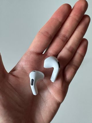 AirPods 4. Apple. Blancos. Original.