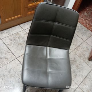 Vendo :4 Sillas Piel