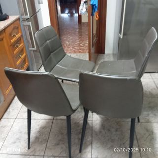 Vendo :4 Sillas Piel