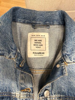 Chaqueta vaquera larga con cinturón