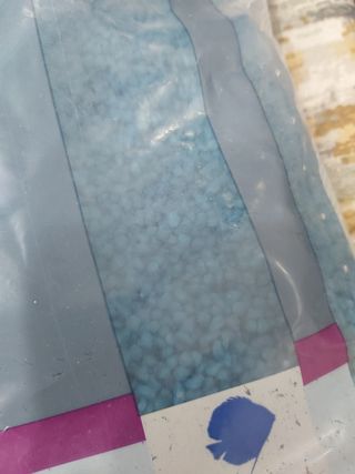 Grava para acuario.
Azul turquesa y Azul marino