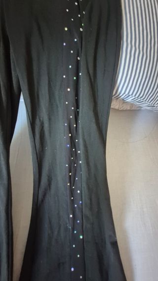 Pantalones acampanados negros con brillos