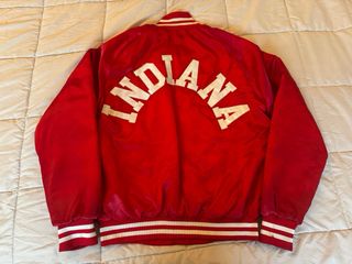 Chaqueta Vintage Indiana Roja
NO NEGOCIABLE
