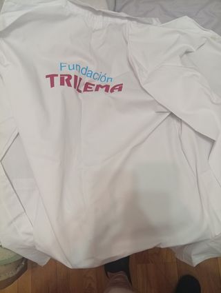 Bata blanca Fundación Trilema