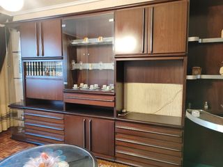 Mueble salón con minibar.