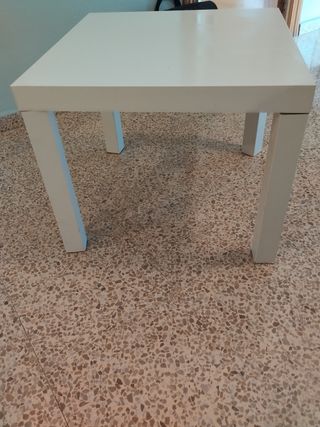 Mesa auxiliar blanca Ikea