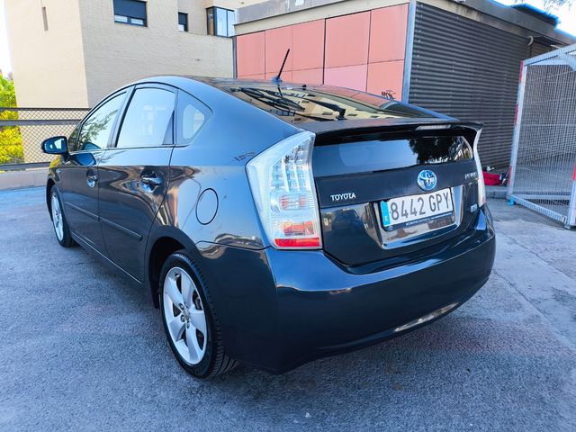 TOYOTA Prius 1.8 HSD EXECUTIVE