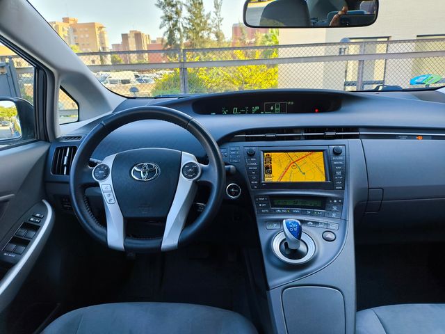 TOYOTA Prius 1.8 HSD EXECUTIVE