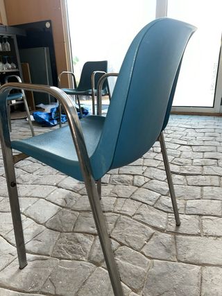 Sillas apilables aluminio y azul